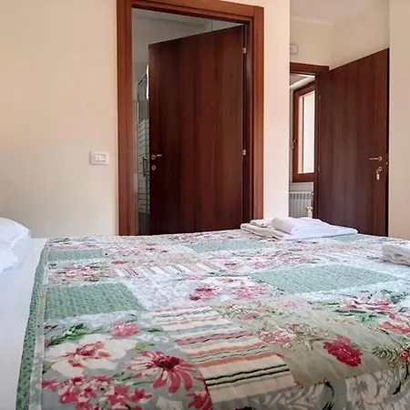 By Ospitaci 3* נוצ'רה אומברה