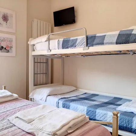 By Ospitaci 3* נוצ'רה אומברה