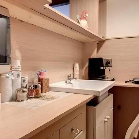 By Ospitaci 3* נוצ'רה אומברה